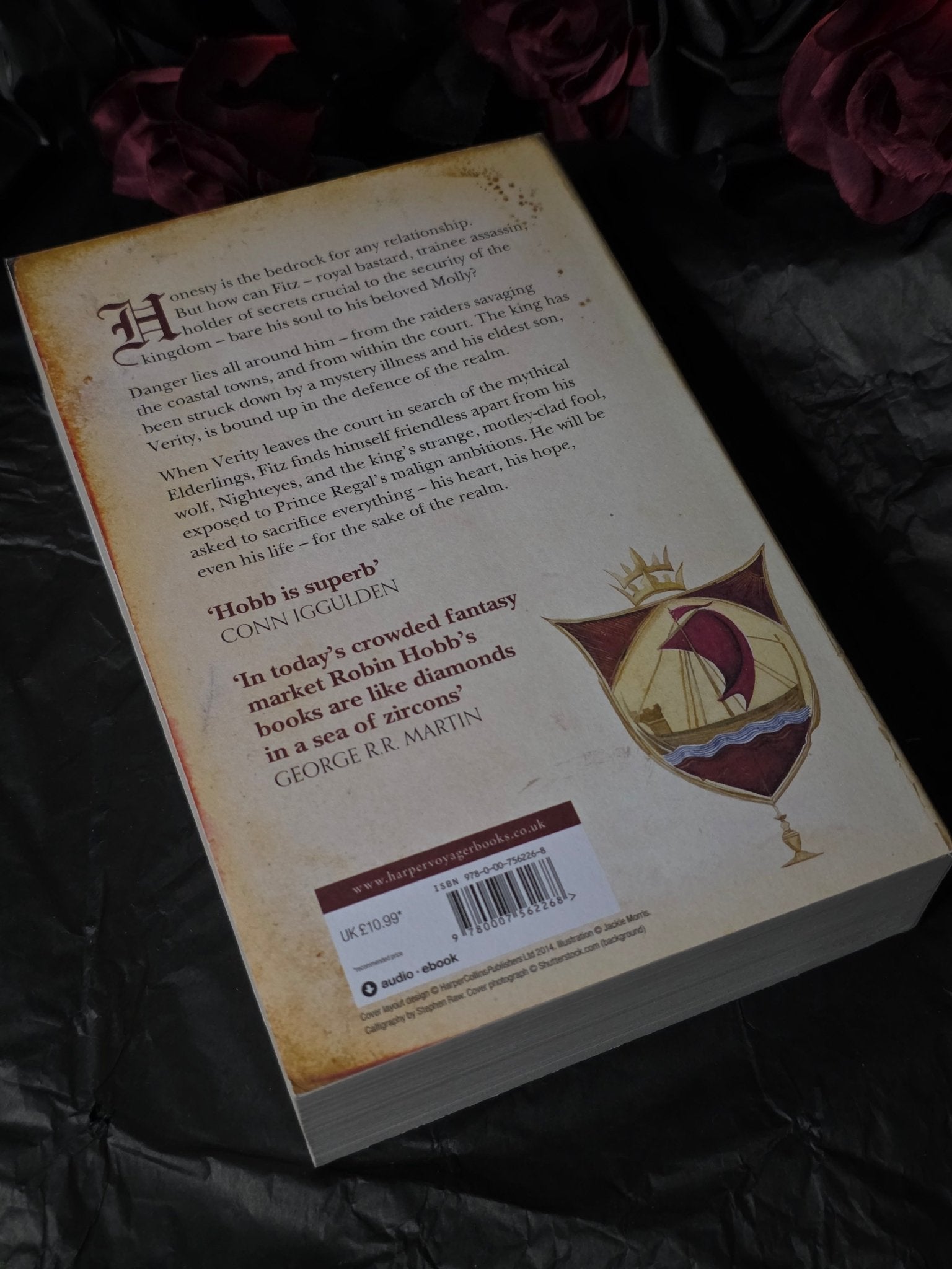 Royal Assassin, by Robin Hobb - Book - The Dark Rose Emporium