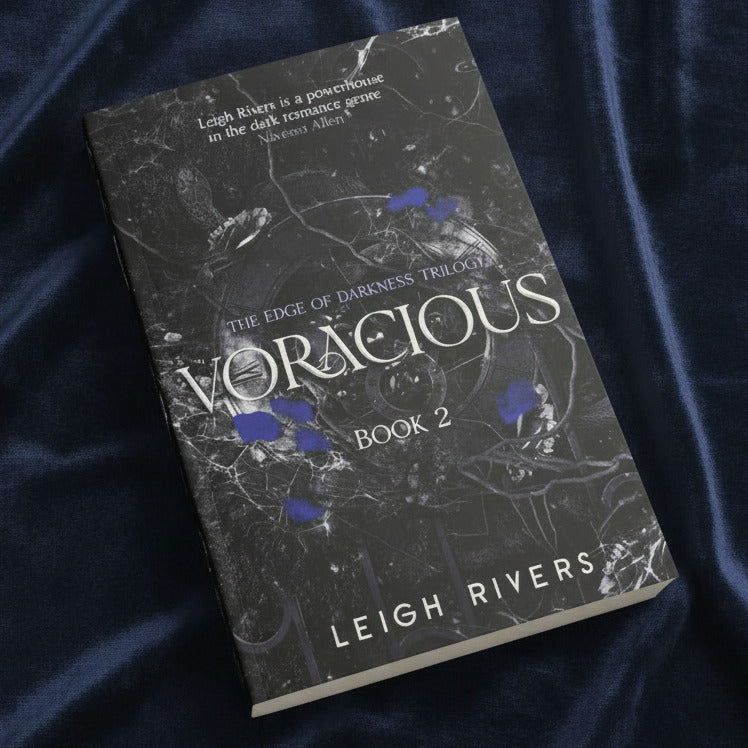 Voracious (Edge of Drakness 2) (Deluxe Edition), by Leigh RIvers (softback, english edition) - Book - The Dark Rose Emporium