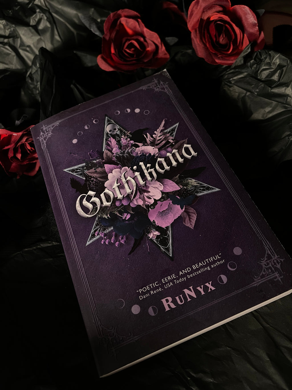 Gothikana (The Verenmore Chronicles #1), by RuNyx (softback, english edition)