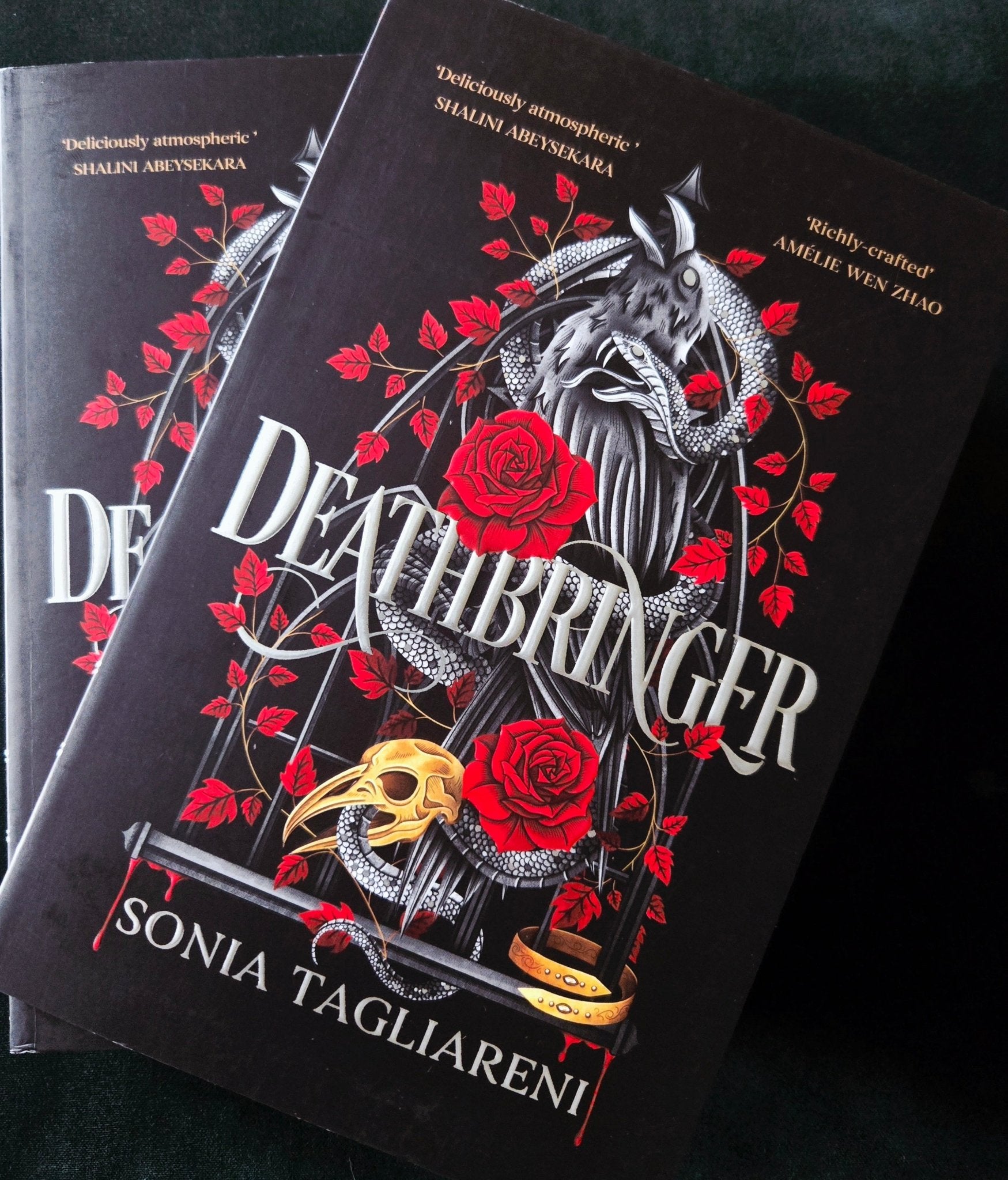 Deathbringer av Sonia Tagliareni - en dark academia/romantasy med nekromant - Book - The Dark Rose Emporium