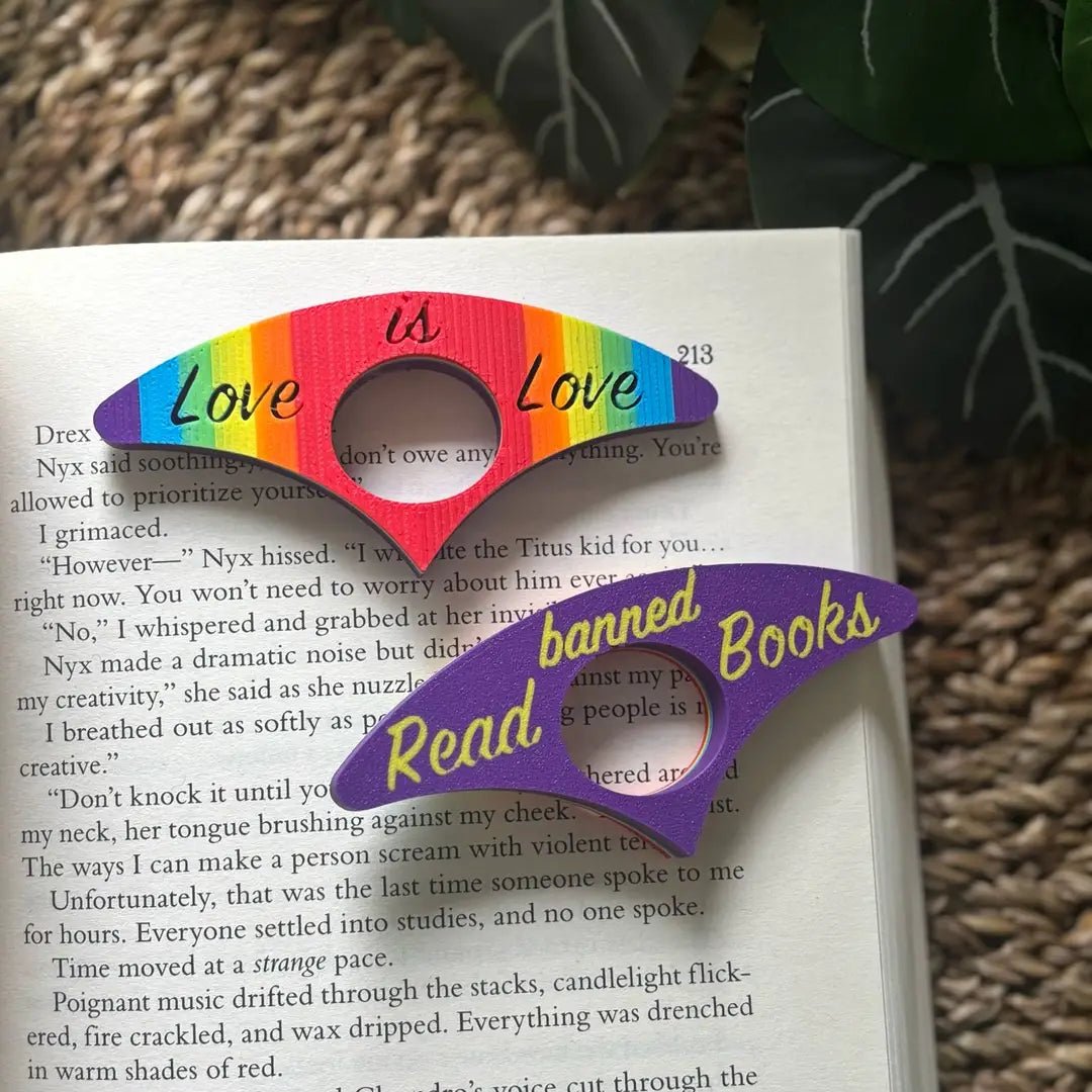 Thumbholder – Love Is Love - Pageholder - The Dark Rose Emporium